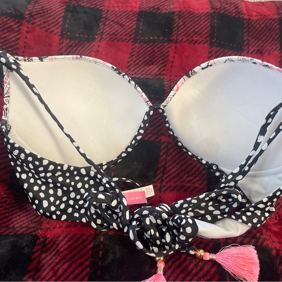 Victoria Secret Bathing suit top - Picture 2 of 3